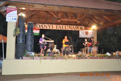 FN20120819 093